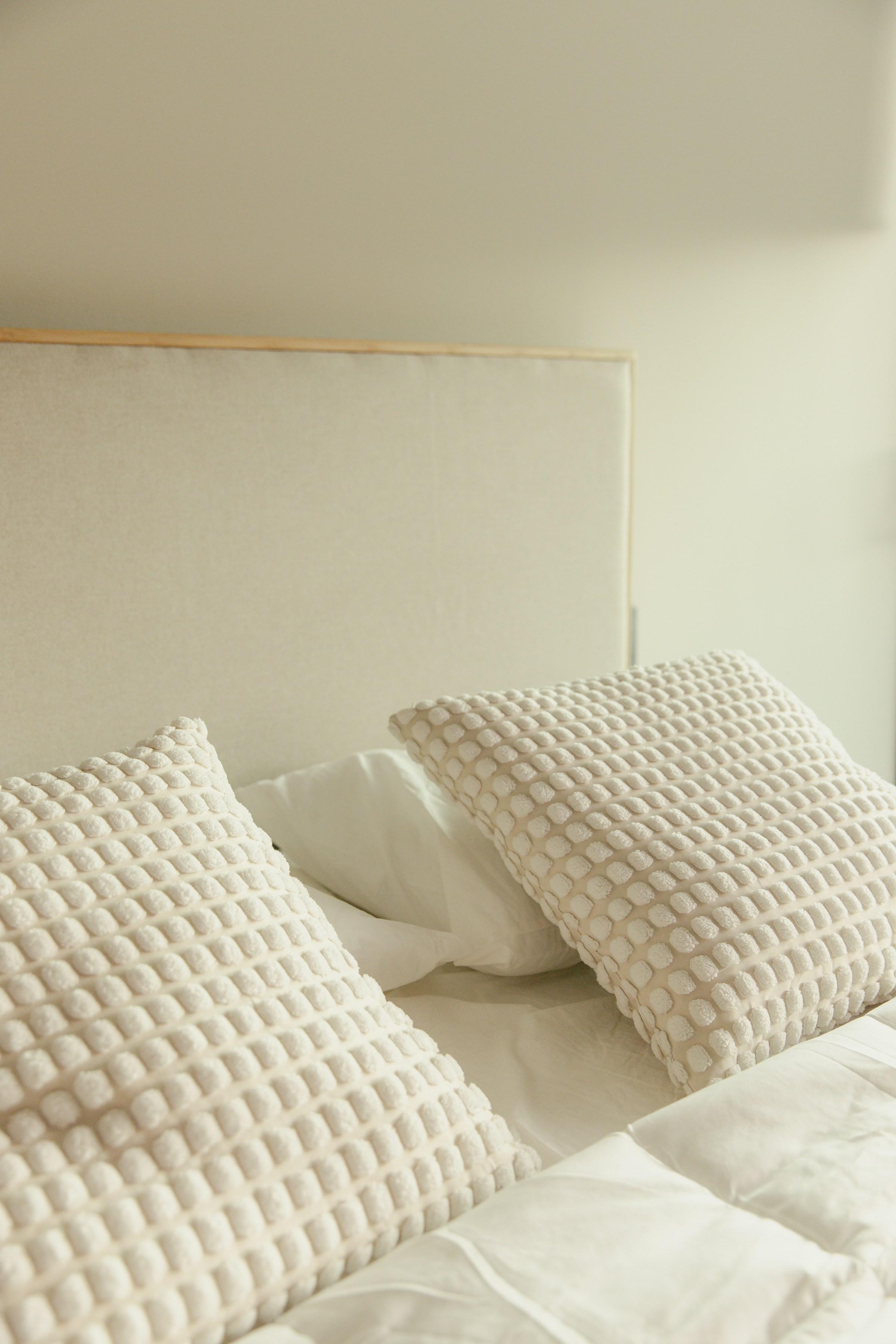 Detail: layered neutral textiles